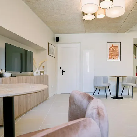 Les De La Cathedrale شقة ألبي