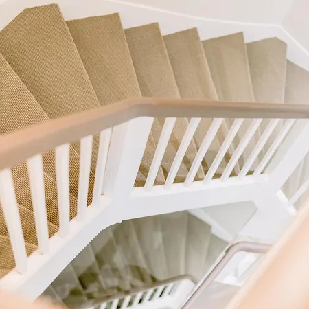 Les De La Cathedrale *